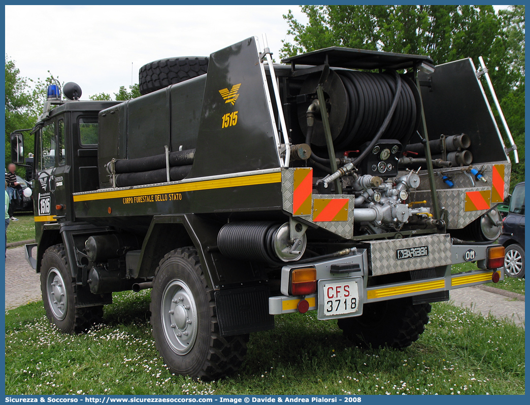 CFS 3718
Corpo Forestale dello Stato
Nucleo Antincendio Boschivo
Iveco OM 75P
(I variante)
Parole chiave: Corpo;Forestale;Stato;Corpo Forestale dello Stato;CFS;C.F.S.;Antincendio;Boschivo;AIB;A.I.B.;Iveco;OM;75P;75 P