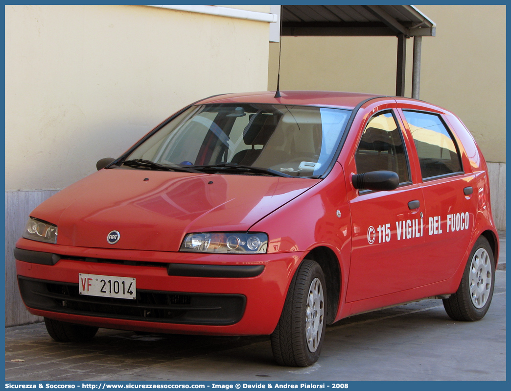 VF 21014
Corpo Nazionale Vigili del Fuoco
Fiat Punto II serie
Parole chiave: Corpo;Nazionale;Vigili del Fuoco;Vigili;Fuoco;Fiat;Punto