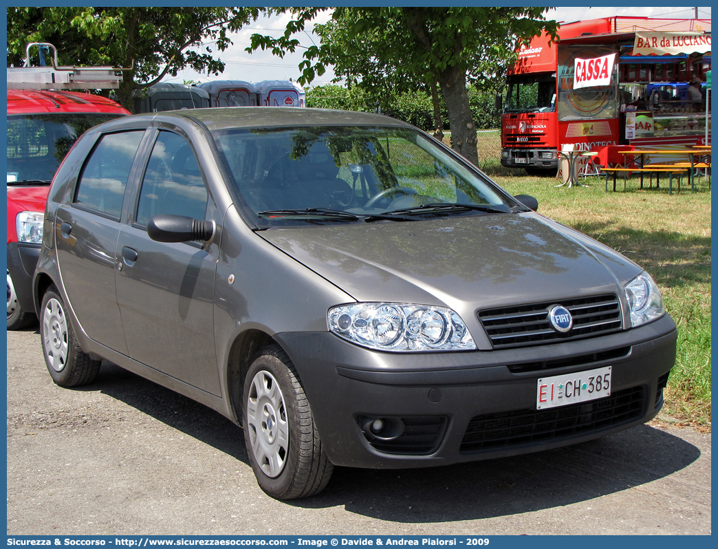 EI CH385
Esercito Italiano
Fiat Punto III serie
Parole chiave: EI;E.I.;Esercito;Italiano;Fiat;Punto