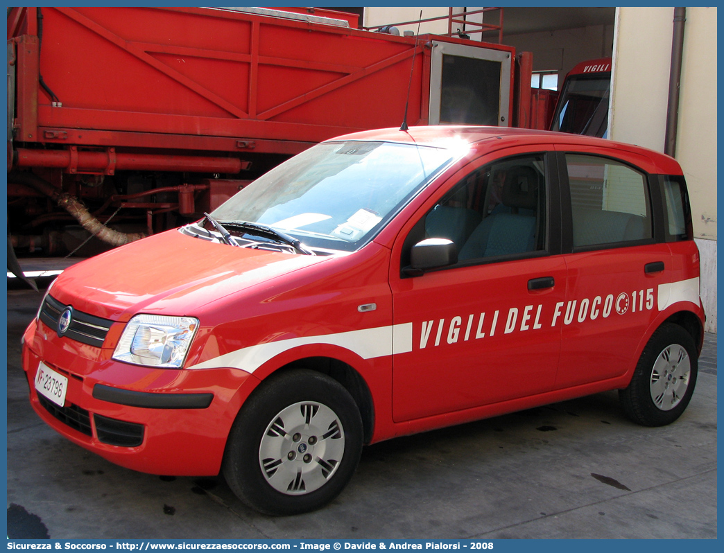 VF 23796
Corpo Nazionale Vigili del Fuoco
Fiat Nuova Panda I serie
Parole chiave: VVF;V.V.F.;Corpo;Nazionale;Vigili;del;Fuoco;Fiat;Nuova;Panda