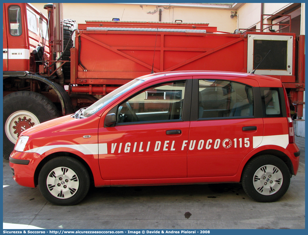 VF 23796
Corpo Nazionale Vigili del Fuoco
Fiat Nuova Panda I serie
Parole chiave: VVF;V.V.F.;Corpo;Nazionale;Vigili;del;Fuoco;Fiat;Nuova;Panda