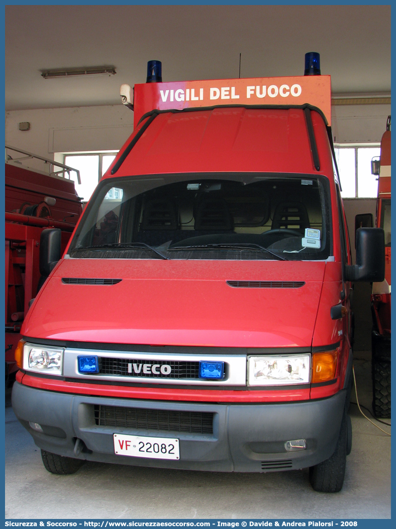 VF 22082
Corpo Nazionale Vigili del Fuoco
Nucleo N.B.C.R.
Iveco Daily 50C13 III serie
Parole chiave: VF;V.F.;VVF;V.V.F.;Corpo;Nazionale;Vigili del Fuoco;Vigili;Fuoco;Iveco;Daily;50C13;NBCR;N.B.C.R.;Nucleare;Batteriologico;Chimico;Radiologico;Radiometrico;Radiometria;Radioattività;Radioattivita;22082