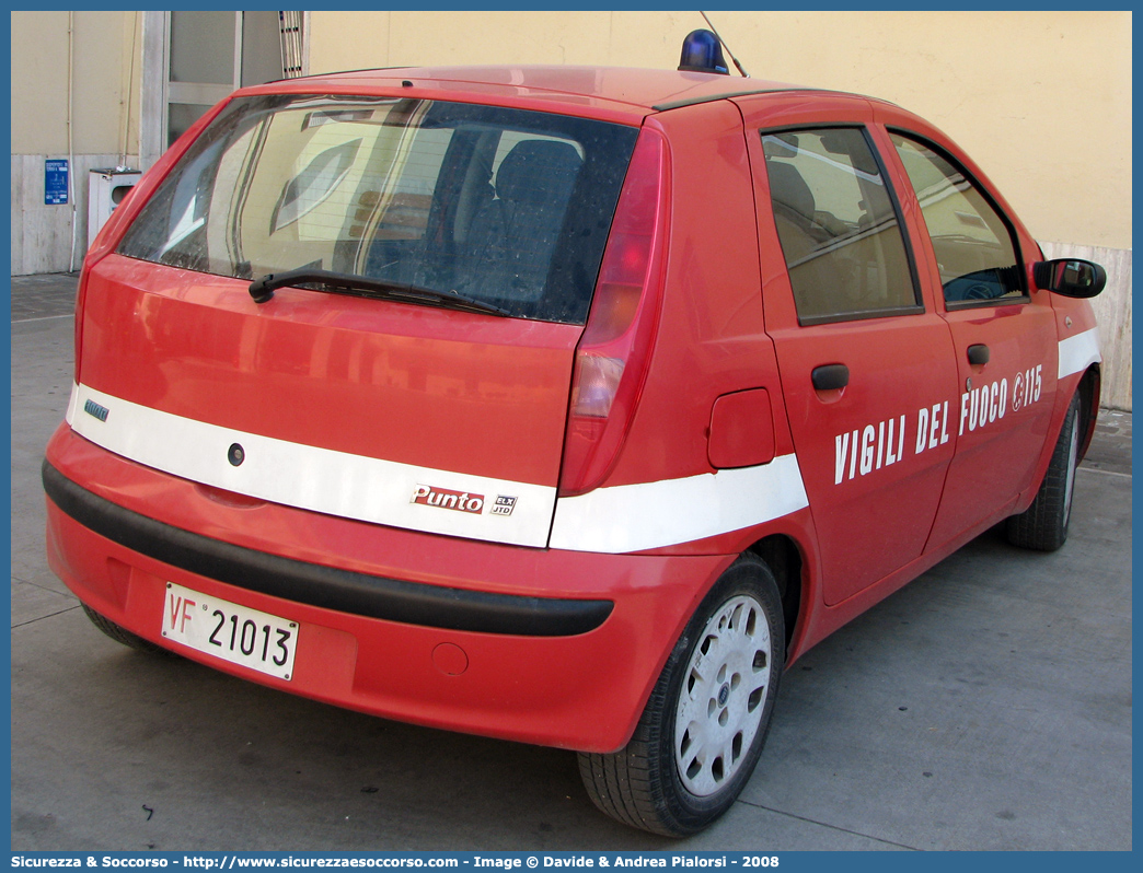 VF 21013
Corpo Nazionale Vigili del Fuoco
Fiat Punto II serie
Parole chiave: Corpo;Nazionale;Vigili del Fuoco;Vigili;Fuoco;Fiat;Punto