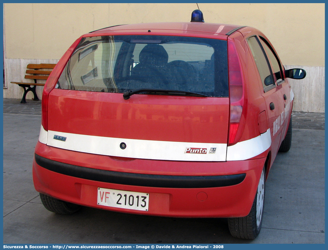 VF 21013
Corpo Nazionale Vigili del Fuoco
Fiat Punto II serie
Parole chiave: Corpo;Nazionale;Vigili del Fuoco;Vigili;Fuoco;Fiat;Punto