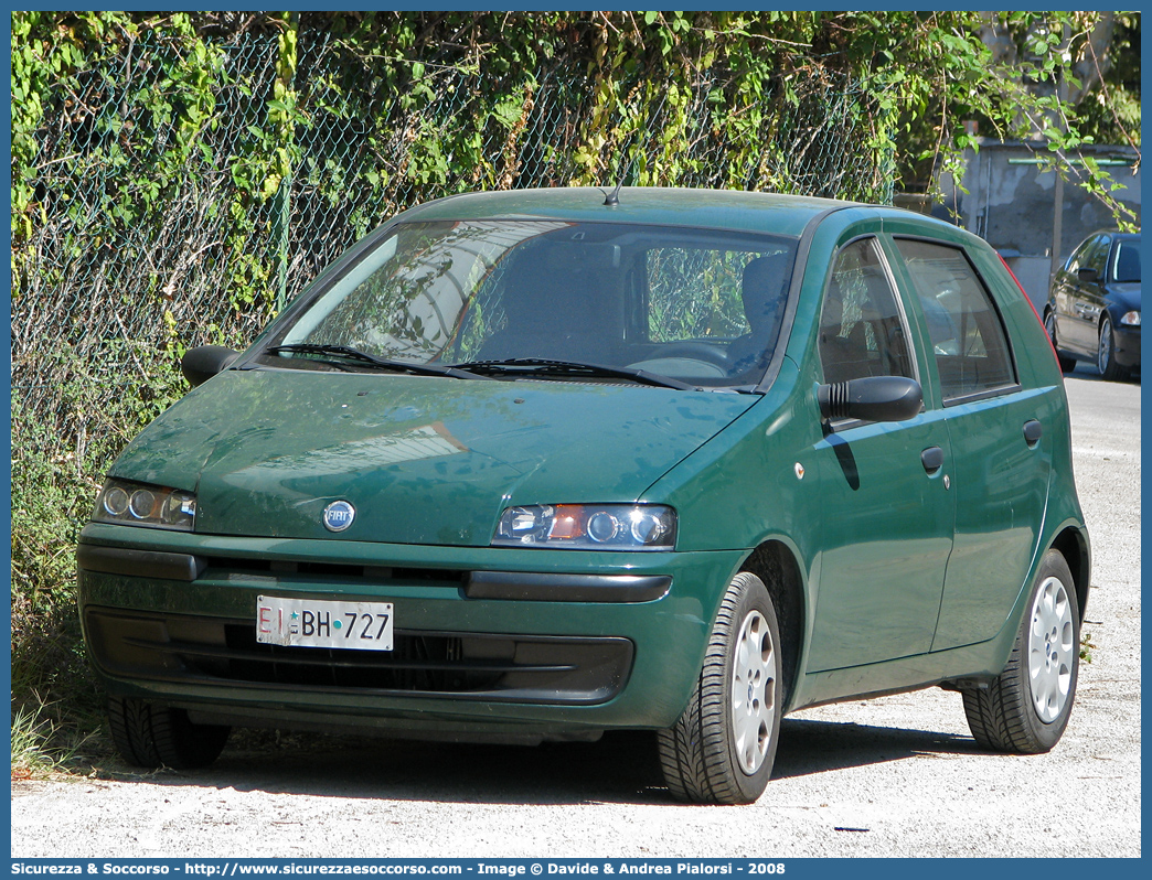 EI BH727
Esercito Italiano
Fiat Punto II serie
Parole chiave: EI;E.I.;Esercito;Italiano;Autovetture;Fiat;Punto;BH727