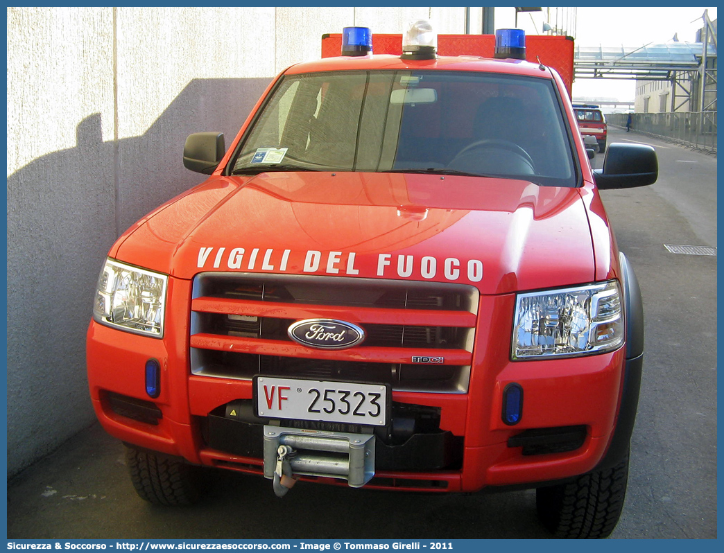 VF 25323
Corpo Nazionale Vigili del Fuoco
Ford Ranger II serie
Allestitore Fortini S.r.l.
Parole chiave: VVF;V.V.F.;Corpo;Nazionale;Vigili;del;Fuoco;Ford;Ranger;Fortini