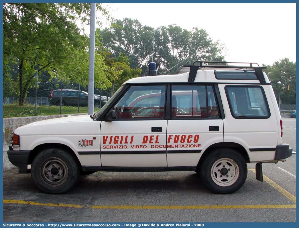 VF 18179
Corpo Nazionale Vigili del Fuoco
Nucleo Videodocumentazione
Land Rover Discovery I serie restyling
Parole chiave: Corpo;Nazionale;Vigili del Fuoco;Vigili;Fuoco;Land Rover;Discovery;Videodocumentazione;Video;Documentazione;Comunicazione