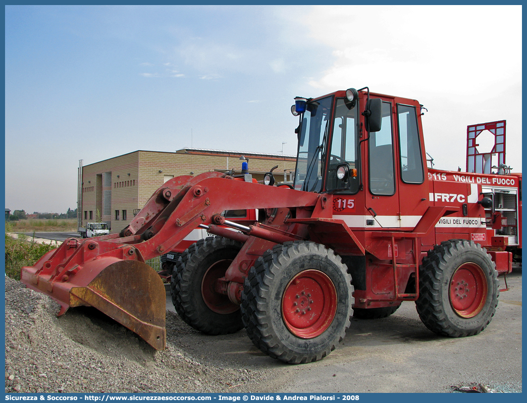 VF 17414
Corpo Nazionale Vigili del Fuoco
Fiat Allis FR7C
Parole chiave: VF;V.F.;VVF;V.V.F.;Corpo;Nazionale;Vigili del Fuoco;Vigili;Fuoco;Fiat;Allis;FR7C;17414