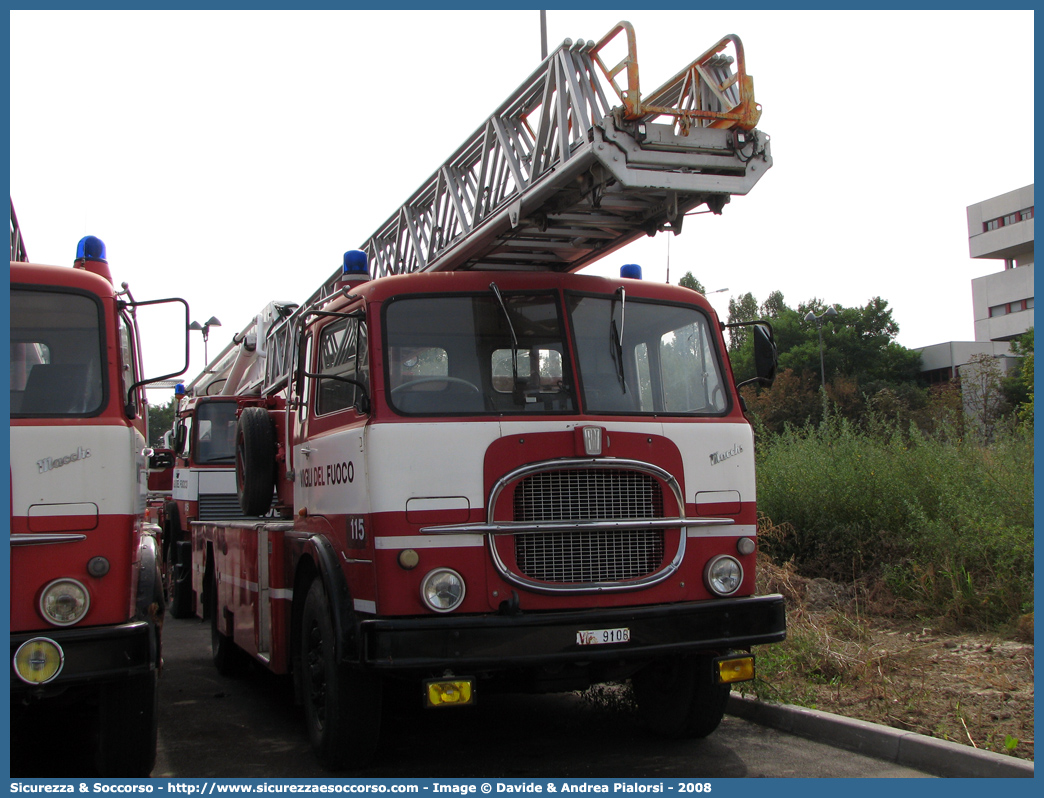 VF 9106
Corpo Nazionale Vigili del Fuoco
Fiat 643N
Allestitore Magirus Macchi
Parole chiave: VVF;V.V.F.;Corpo;Nazionale;Vigili;del;Fuoco;AutoScala;AS;Fiat;643N;Macchi;Magirus