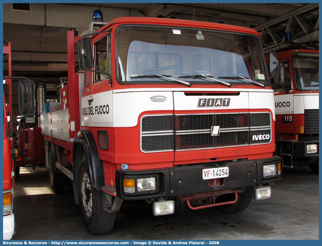 VF 14254
Corpo Nazionale Vigili del Fuoco
Fiat Iveco 160NC

Parole chiave: VF;V.F.;VVF;V.V.F.;Corpo;Nazionale;Vigili del Fuoco;Vigili;Fuoco;Fiat;Iveco;160NC;14254