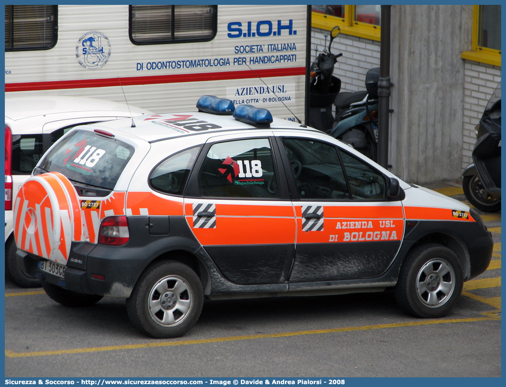 BO 2727
118 Bologna Soccorso
Renault Scenic RX4
Allestitore Vision S.r.l.
Parole chiave: 118;Bologna;Soccorso;Automedica;Renault;Scenic;RX4;Vision