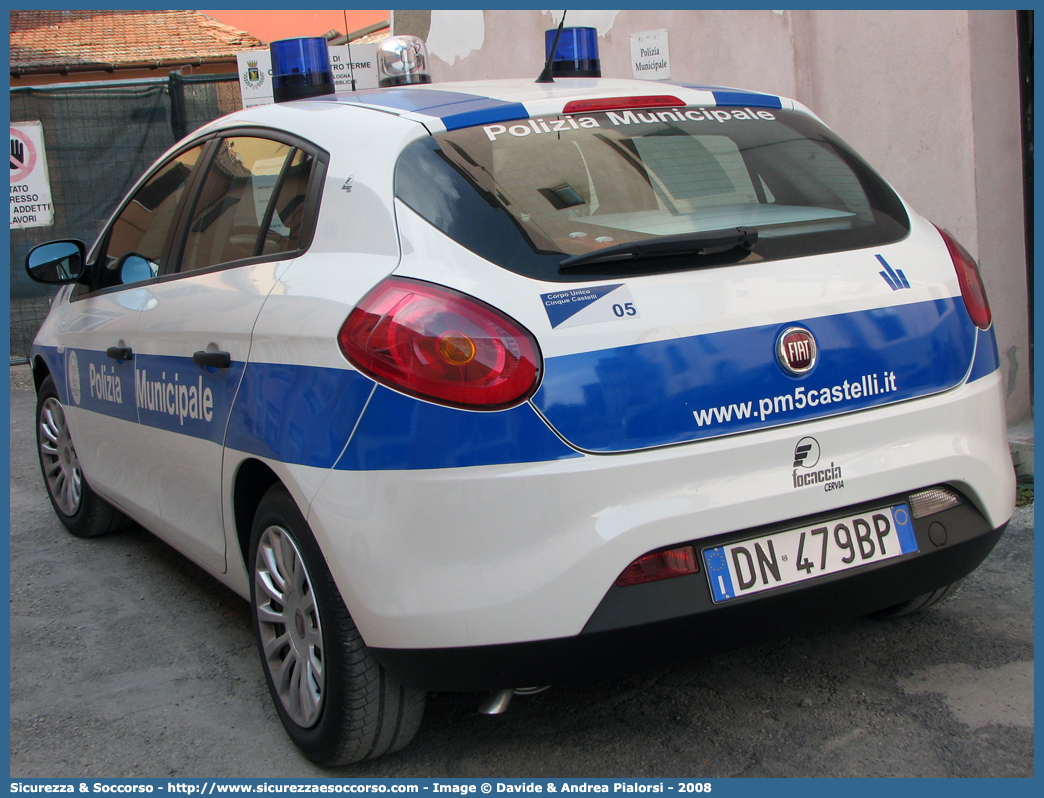 -
Polizia Municipale
Associazione Intercomunale
Cinque Castelli
Fiat Nuova Bravo
Allestitore Focaccia Group S.r.l.
Parole chiave: Polizia;Locale;Municipale;Cinque Castelli;Fiat;Nuova Bravo;Focaccia