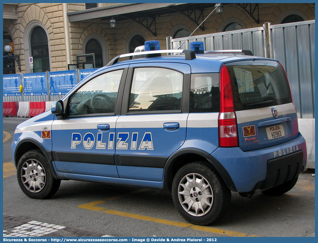 Polizia H2983
Polizia di Stato
Polizia Ferroviaria
Fiat Nuova Panda 4x4 I serie
Parole chiave: PS;P.S.;Polizia;di;Stato;Ferroviaria;Polfer;Fiat;Nuova;Panda