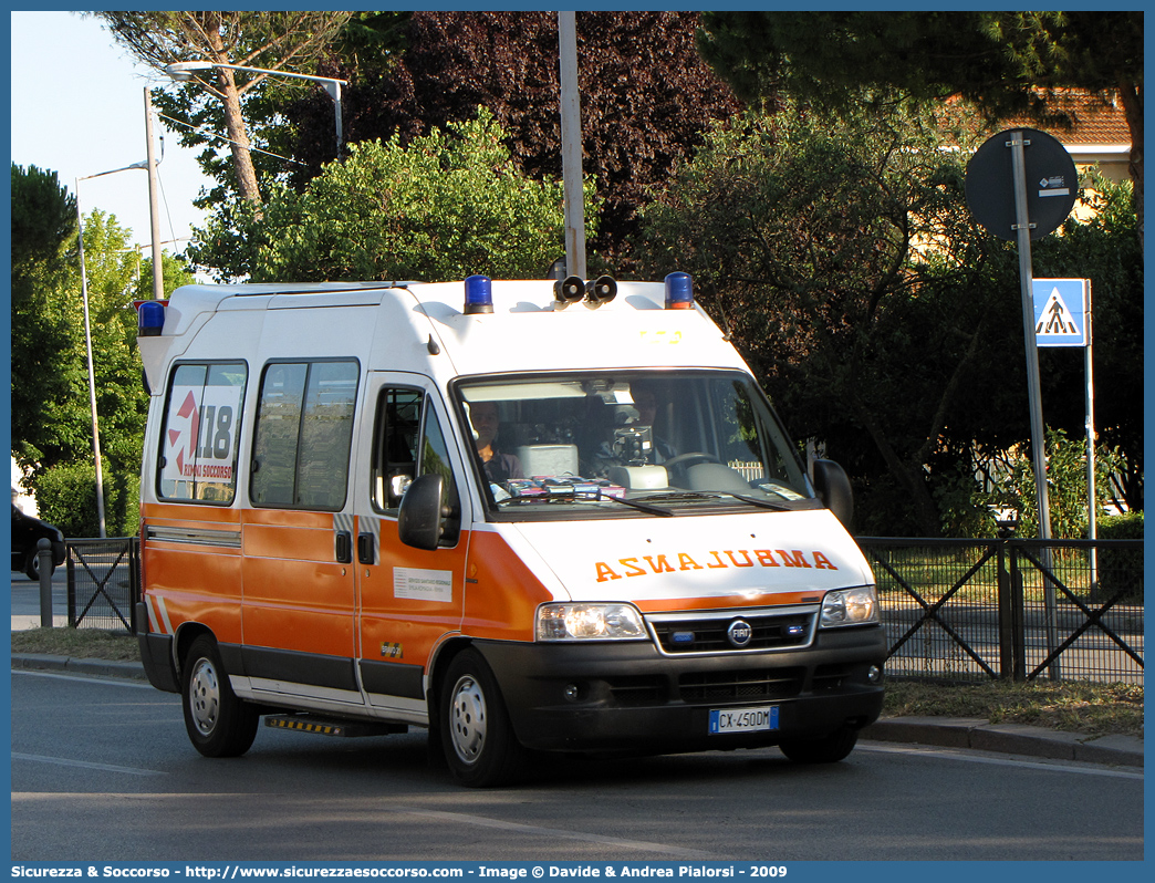 BRAVO 21
118 Romagna Soccorso
Ambito Territoriale di Rimini
Fiat Ducato II serie restyling
Allestitore Bollanti S.r.l.
Parole chiave: 118;Romagna;Soccorso;Rimini;Ambulanza;Fiat;Ducato;Bollanti