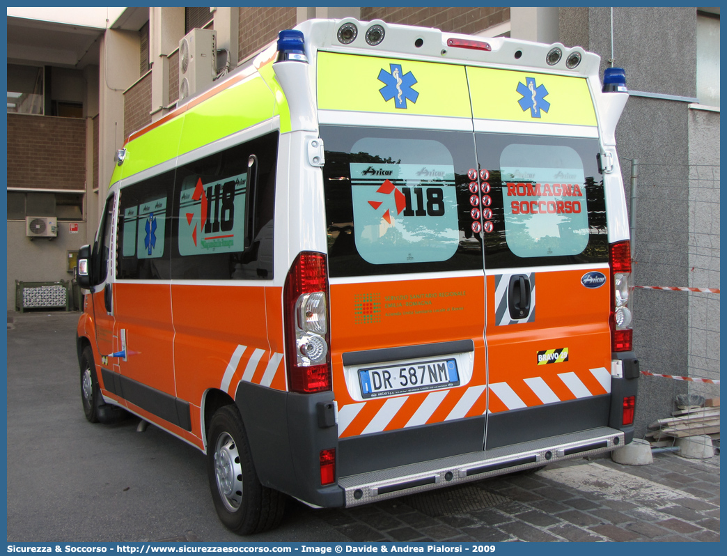 BRAVO 29
118 Romagna Soccorso
Ambito Territoriale di Rimini
Fiat Ducato III serie
Allestitore Aricar S.p.A.
Parole chiave: 118;Romagna;Soccorso;Rimini;Ambulanza;Fiat;Ducato;Aricar