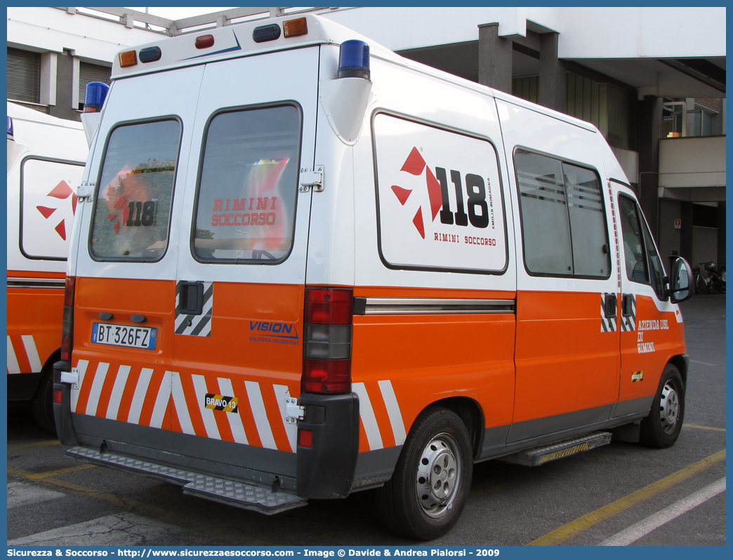 BRAVO 13
118 Romagna Soccorso
Ambito Territoriale di Rimini
Fiat Ducato II serie
Allestitore Vision S.r.l.
Parole chiave: 118;Romagna;Soccorso;Rimini;Ambulanza;Fiat;Ducato;Vision