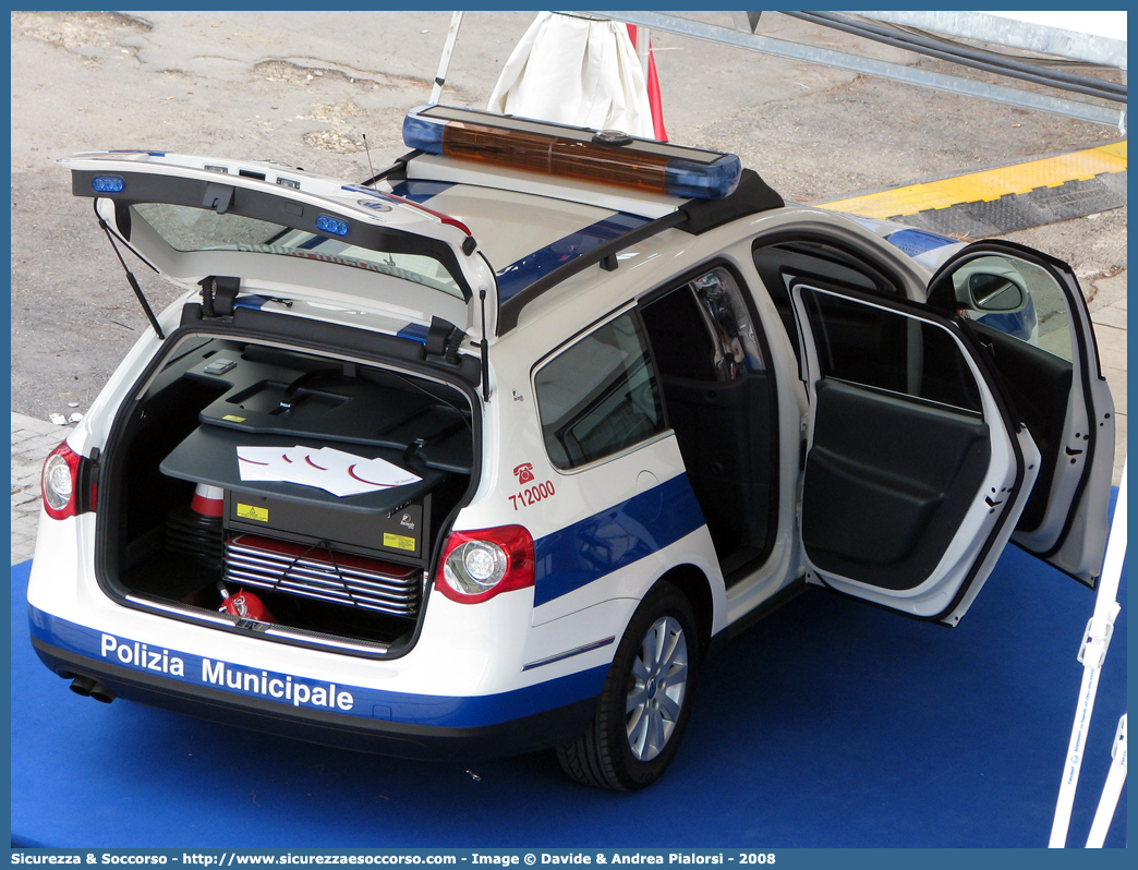 -
Polizia Municipale
Comune di Forlì
Volkswagen Passat Variant IV serie
Allestitore Focaccia Group S.r.l.
Parole chiave: Polizia;Locale;Municipale;Forlì;Volkswagen;Passat;Variant;Focaccia