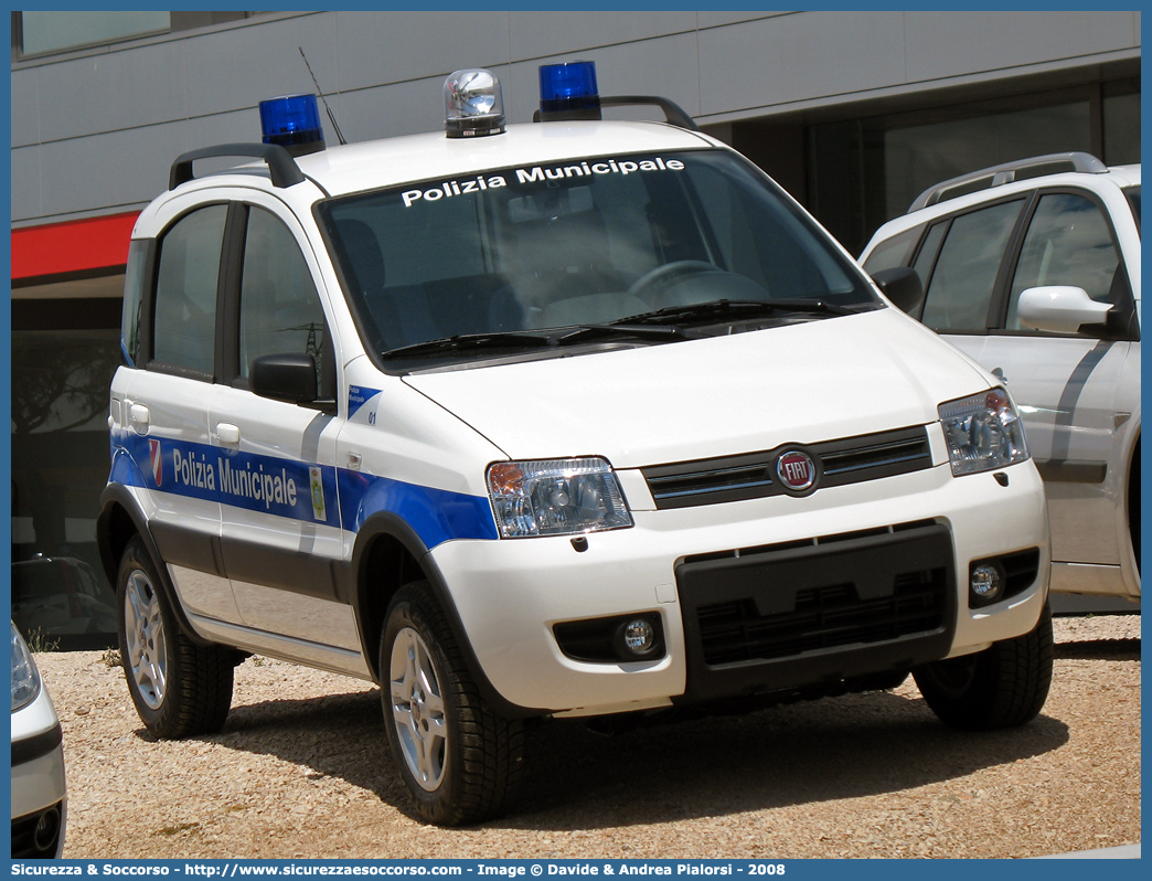 -
Polizia Municipale
Comune di Trivento
Fiat Nuova Panda 4x4 I serie
Parole chiave: Polizia;Locale;Municipale;Trivento;Fiat;Nuova Panda