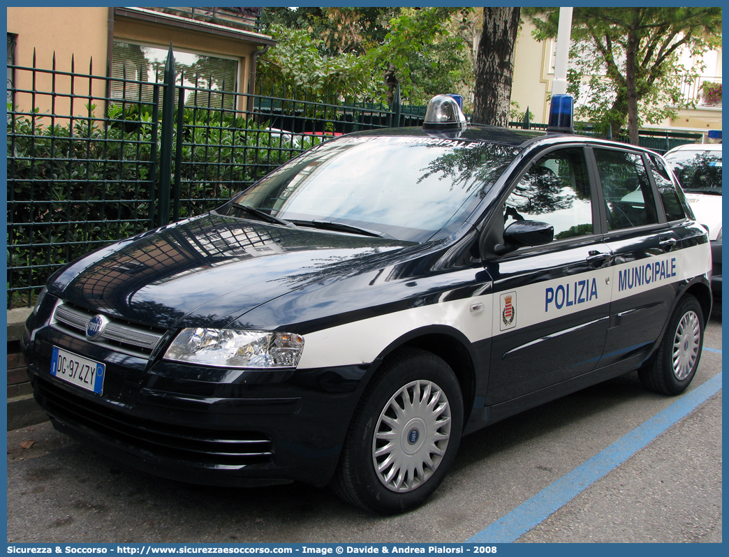 -
Polizia Municipale
Comune di Barletta
Fiat Stilo
Parole chiave: Polizia;Locale;Municipale;Barletta;Fiat;Stilo