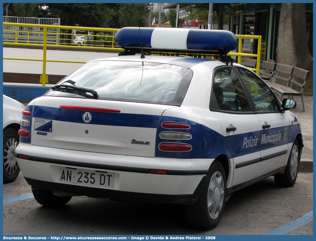 -
Polizia Municipale
Unione Comuni del Rubicone
Fiat Brava
Parole chiave: Polizia;Locale;Municipale;Rubicone;Fiat;Brava