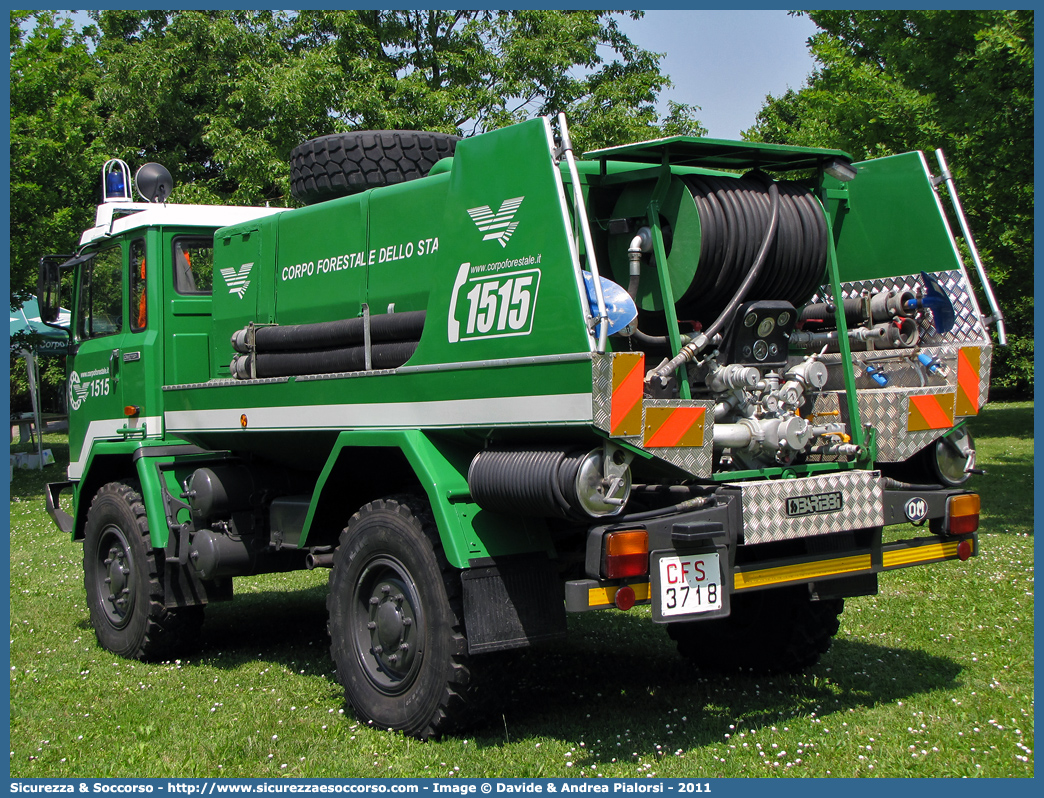 CFS 3718
Corpo Forestale dello Stato
Nucleo Antincendio Boschivo
Iveco OM 75P
(II variante)
Parole chiave: Corpo;Forestale;Stato;Corpo Forestale dello Stato;CFS;C.F.S.;Antincendio;Boschivo;AIB;A.I.B.;Iveco;OM;75P;75 P