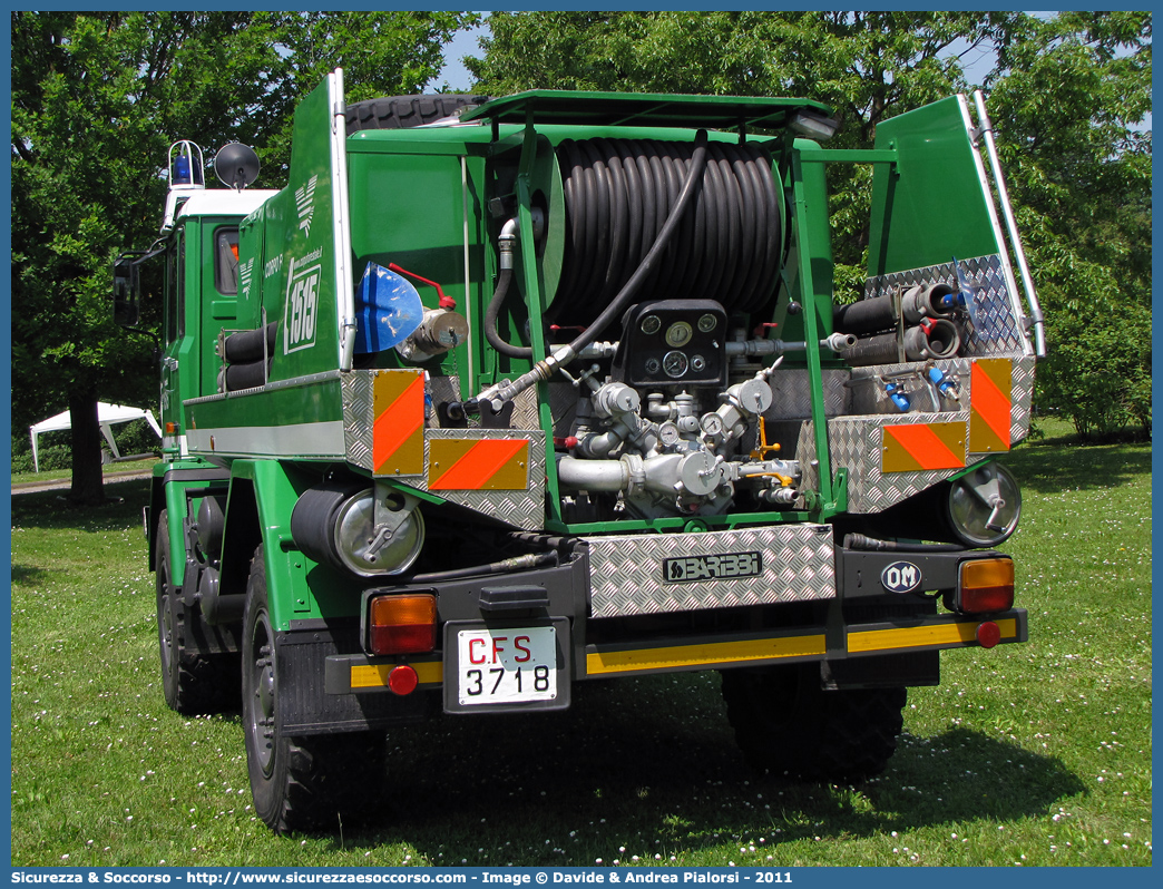 CFS 3718
Corpo Forestale dello Stato
Nucleo Antincendio Boschivo
Iveco OM 75P
(II variante)
Parole chiave: Corpo;Forestale;Stato;Corpo Forestale dello Stato;CFS;C.F.S.;Antincendio;Boschivo;AIB;A.I.B.;Iveco;OM;75P;75 P