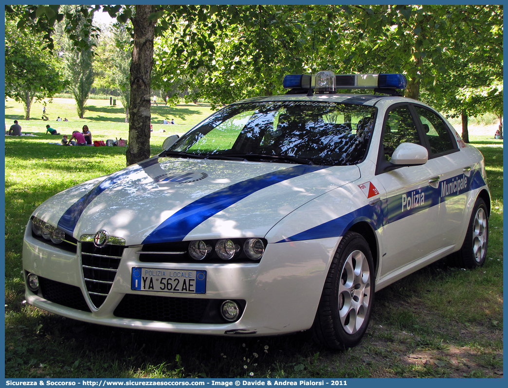 Polizia Locale YA562AE
Polizia Municipale
Comune di Forlì
Alfa Romeo 159
Allestitore Focaccia Group S.r.l.
Parole chiave: Polizia;Locale;Municipale;Forlì;Alfa Romeo;159;YA562AE;Focaccia