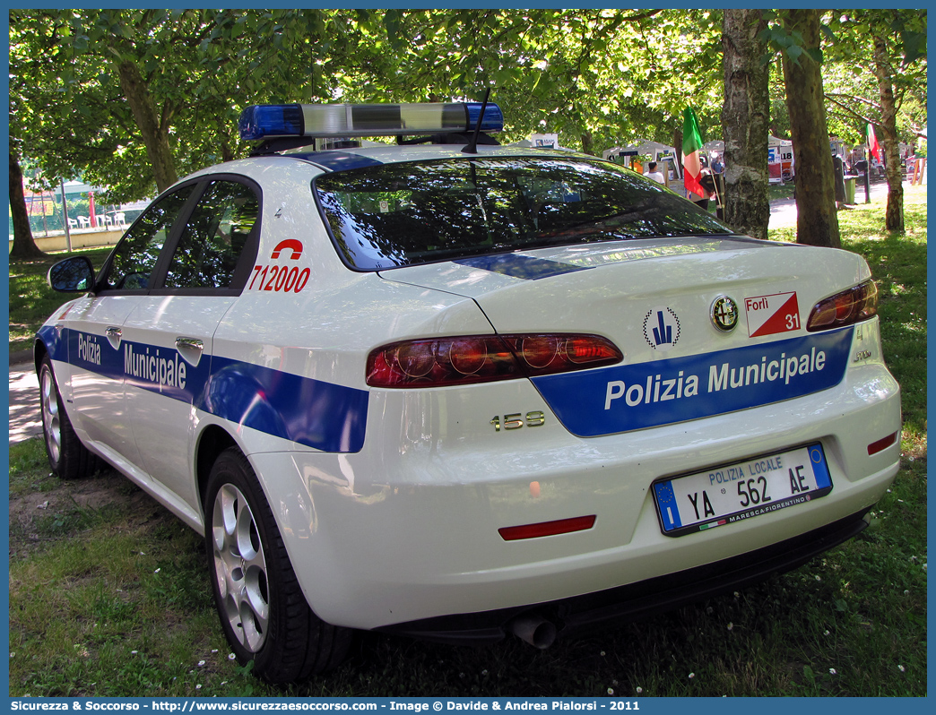 Polizia Locale YA562AE
Polizia Municipale
Comune di Forlì
Alfa Romeo 159
Allestitore Focaccia Group S.r.l.
Parole chiave: Polizia;Locale;Municipale;Forlì;Alfa Romeo;159;YA562AE;Focaccia