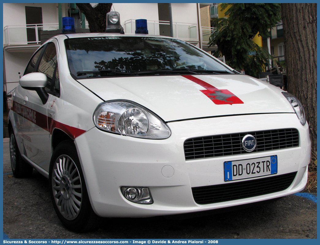 -
Polizia Municipale
Comune di Pontedera
Fiat Grande Punto
Parole chiave: Polizia;Locale;Municipale;Pontedera;Fiat;Grande Punto