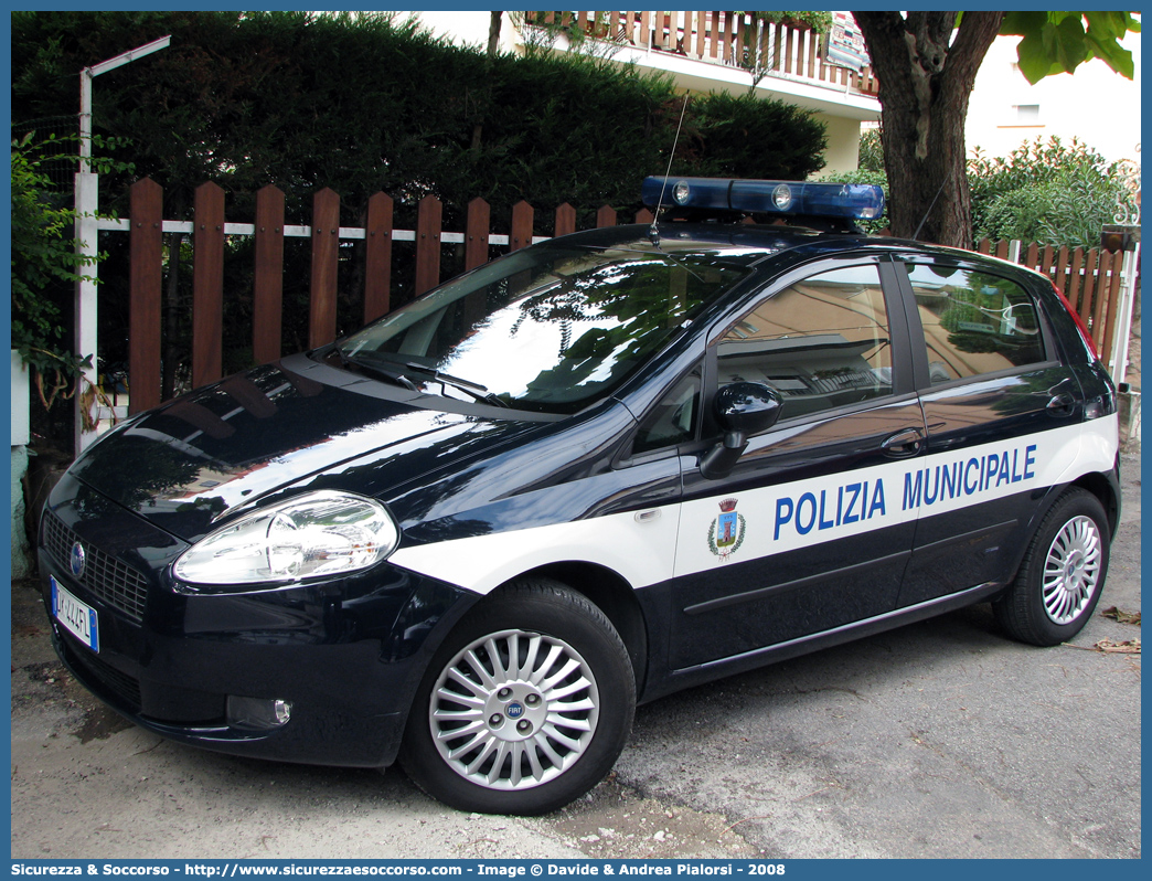 -
Polizia Municipale
Comune di Conversano
Fiat Grande Punto
Parole chiave: Polizia;Locale;Municipale;Conversano;Fiat;Grande Punto