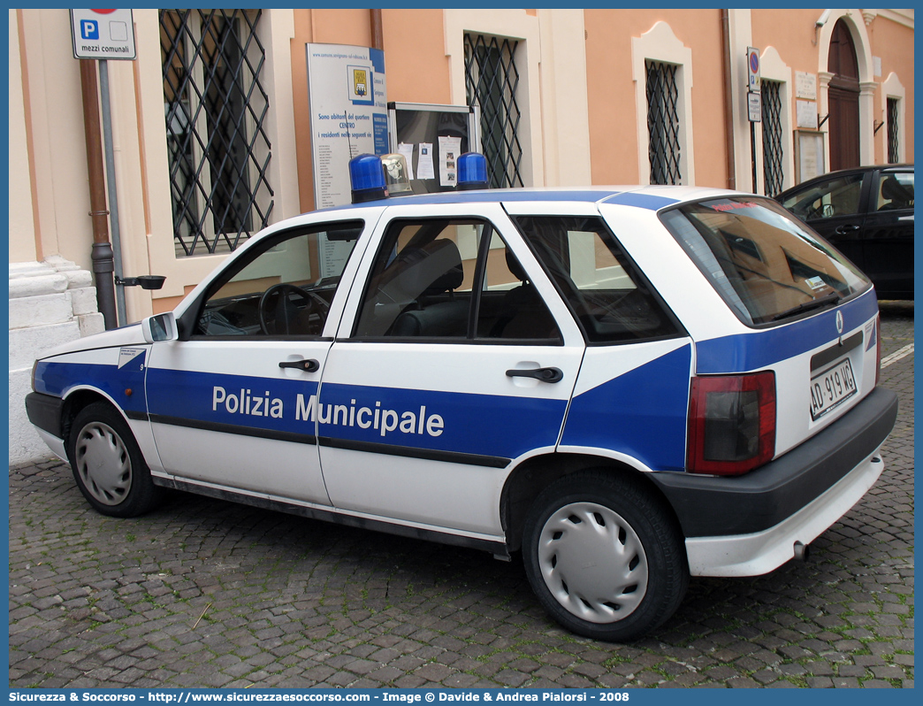 -
Polizia Municipale
Unione Comuni del Rubicone
Fiat Tipo I serie
Parole chiave: Polizia;Locale;Municipale;Rubicone;Fiat;Tipo