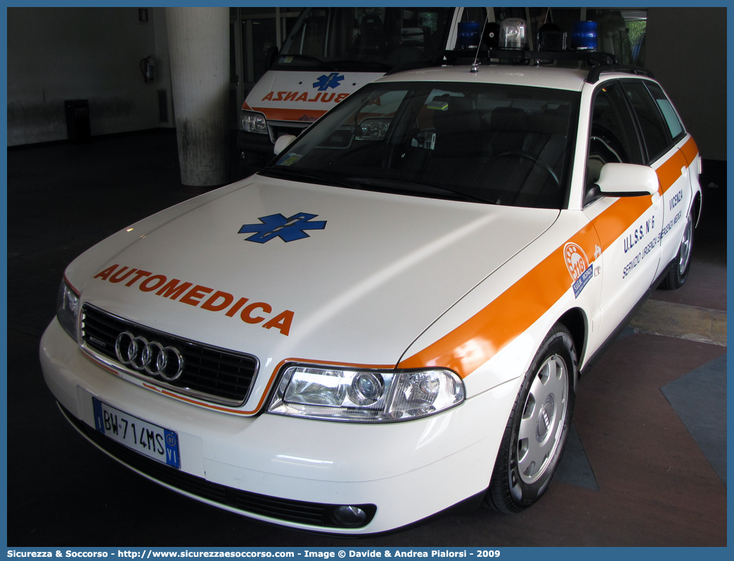 -
SUEM 118 Vicenza
Azienda ULSS 8 - Berica
Audi A4 Avant I serie
Allestitore Aricar S.p.A.
Parole chiave: 118;SUEM;S.U.E.M.;Vicenza;Automedica;Audi;A4;Avant;Aricar