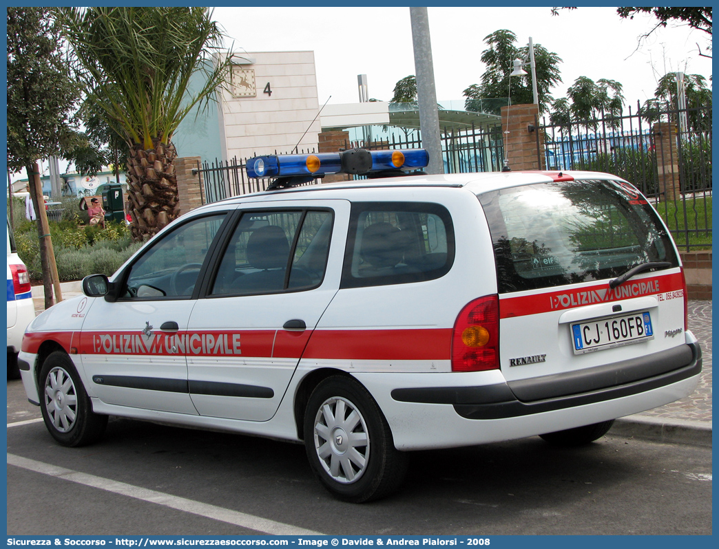 -
Polizia Municipale
Comune di Vicchio
Renault Megane Break
Parole chiave: Polizia;Locale;Municipale;Vicchio;Renault;Megane;Break