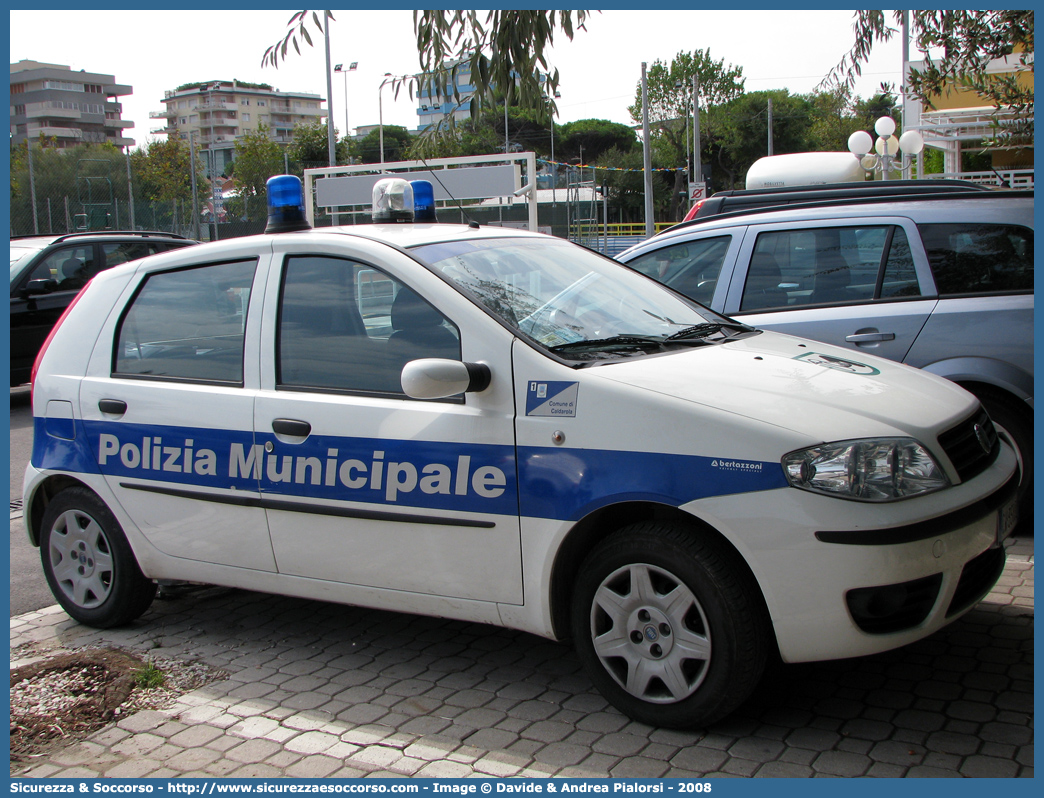 Polizia Locale YA049AA
Polizia Municipale
Comune di Caldarola
Fiat Punto III serie
Parole chiave: Polizia;Locale;Municipale;Caldarola;Fiat;Punto;YA049AA