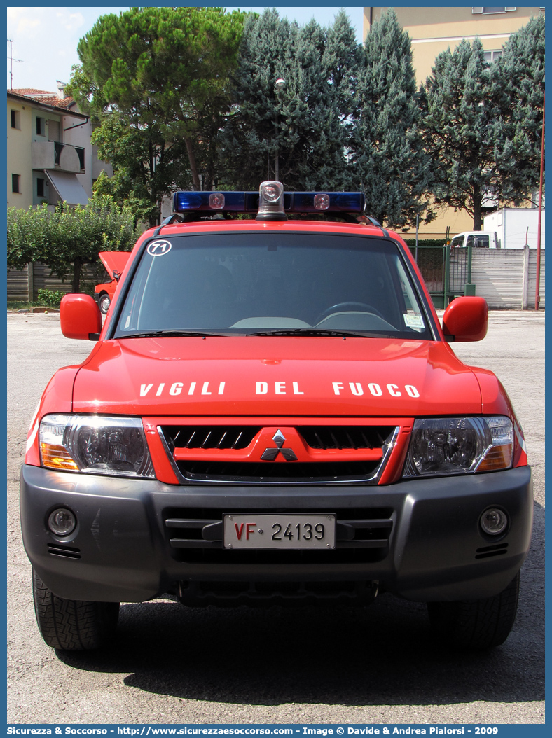 VF 24139
Corpo Nazionale Vigili del Fuoco
Mitsubishi Pajero LWB III serie restyling
Parole chiave: VF;VVF;V.F.;V.V.F.;Corpo;Nazionale;Vigili del Fuoco;Vigili;Fuoco;Mitsubishi;Pajero;LWB