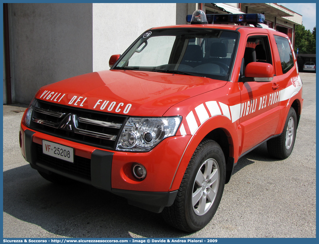 VF 25208
Corpo Nazionale Vigili del Fuoco
Mitsubishi Pajero SWB IV serie
Parole chiave: Corpo;Nazionale;Vigili del Fuoco;Vigili;Fuoco;Mitsubishi;Pajero;SWB