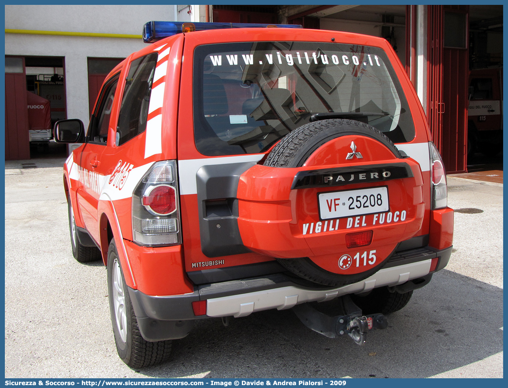 VF 25208
Corpo Nazionale Vigili del Fuoco
Mitsubishi Pajero SWB IV serie
Parole chiave: Corpo;Nazionale;Vigili del Fuoco;Vigili;Fuoco;Mitsubishi;Pajero;SWB