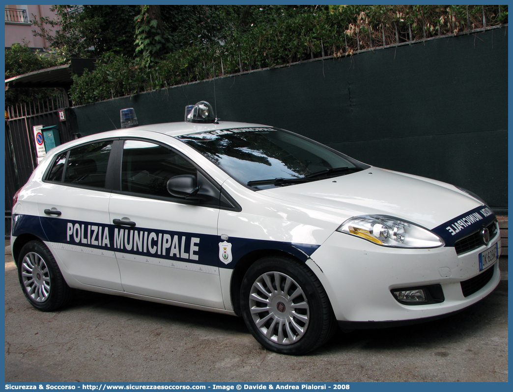 Polizia Locale YA001AC
Polizia Municipale
Comune di Monterotondo
Fiat Nuova Bravo
Parole chiave: Polizia;Locale;Municipale;Monterotondo;Fiat;Nuova Bravo;YA001AC