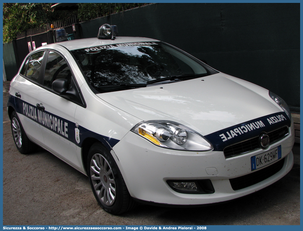 Polizia Locale YA001AC
Polizia Municipale
Comune di Monterotondo
Fiat Nuova Bravo
Parole chiave: Polizia;Locale;Municipale;Monterotondo;Fiat;Nuova Bravo;YA001AC