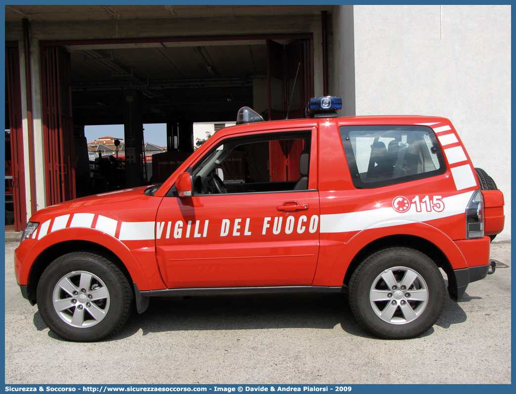 VF 25208
Corpo Nazionale Vigili del Fuoco
Mitsubishi Pajero SWB IV serie
Parole chiave: Corpo;Nazionale;Vigili del Fuoco;Vigili;Fuoco;Mitsubishi;Pajero;SWB