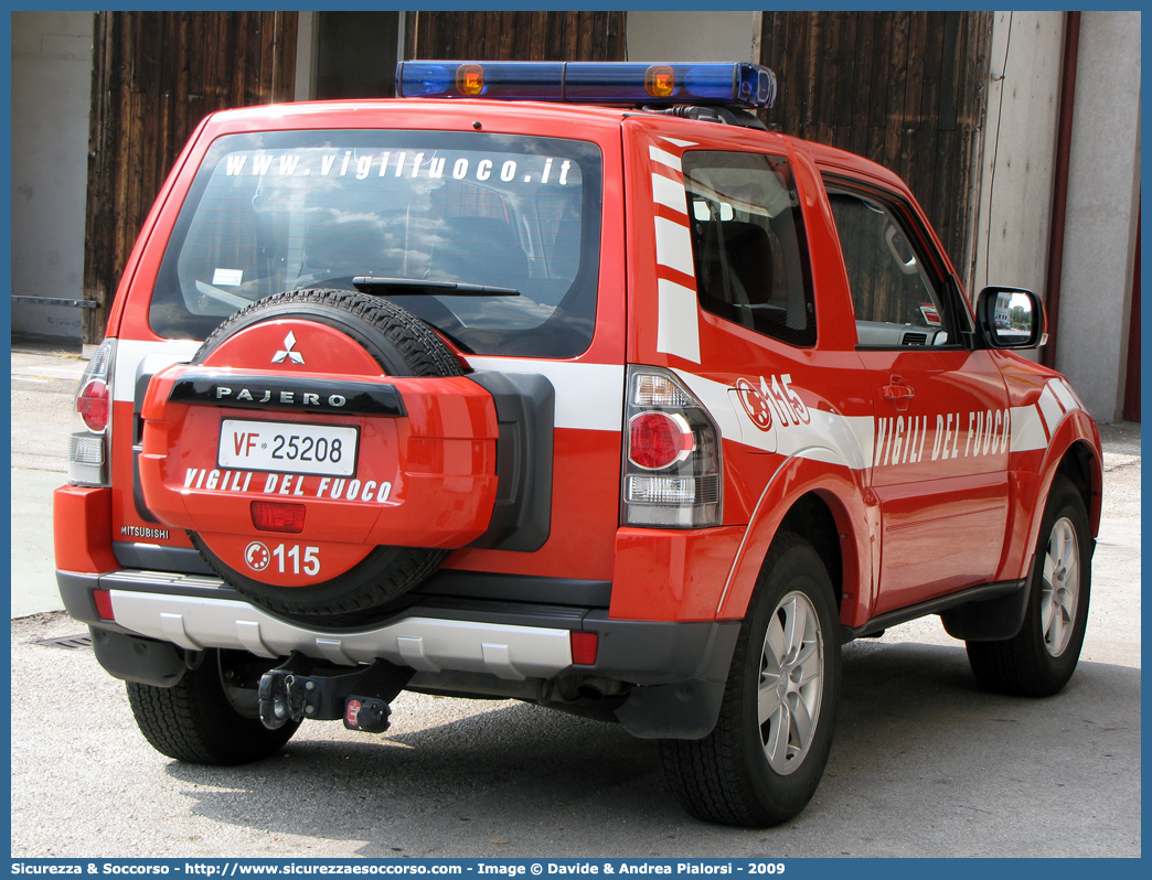 VF 25208
Corpo Nazionale Vigili del Fuoco
Mitsubishi Pajero SWB IV serie
Parole chiave: Corpo;Nazionale;Vigili del Fuoco;Vigili;Fuoco;Mitsubishi;Pajero;SWB