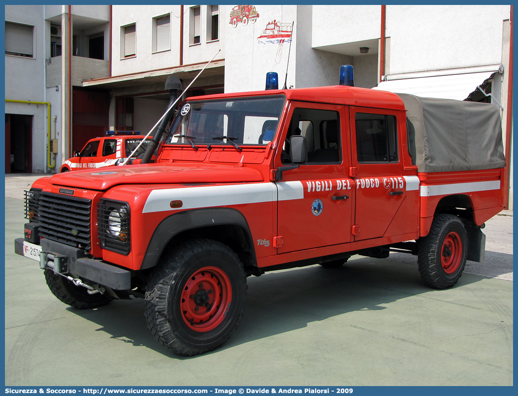 VF 21574
Corpo Nazionale Vigili del Fuoco
Nucleo Soccorso Subacqueo e Acquatico
Land Rover Defender 130
Parole chiave: Corpo;Nazionale;Vigili del Fuoco;Vigili;Fuoco;Land Rover;Defender;130;NSSA;N.S.S.A.;Soccorso;Subacqueo;Acquatico;Sommozzatori;Subacquei