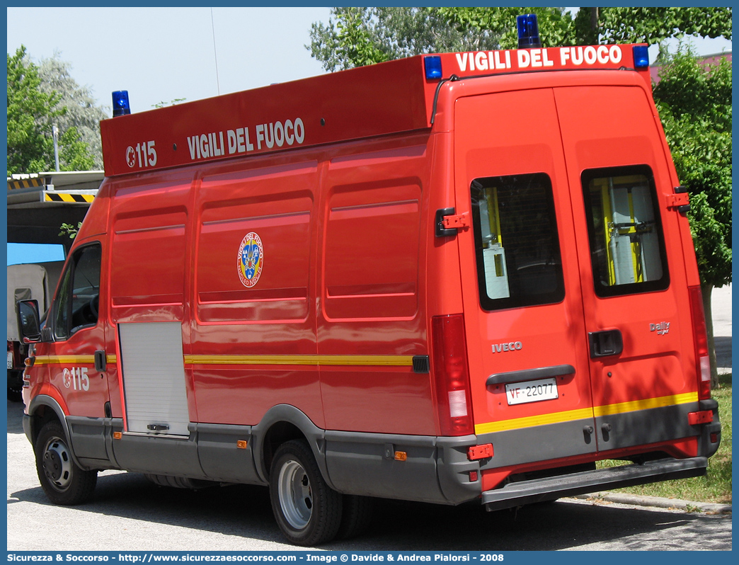 VF 22077
Corpo Nazionale Vigili del Fuoco
Nucleo N.B.C.R.
Iveco Daily 50C13 III serie
Parole chiave: VF;V.F.;VVF;V.V.F.;Corpo;Nazionale;Vigili del Fuoco;Vigili;Fuoco;Iveco;Daily;50C13;NBCR;N.B.C.R.;Nucleare;Batteriologico;Chimico;Radiologico;Radiometrico;Radiometria;Radioattività;Radioattivita;22077