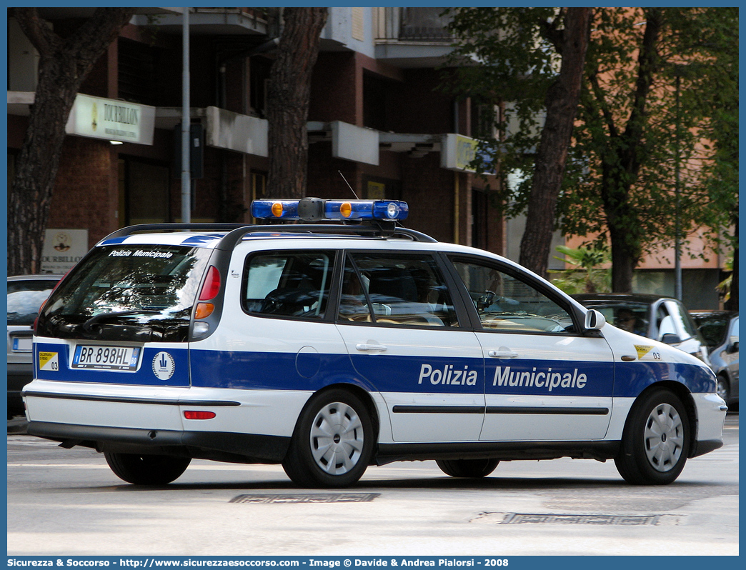 -
Polizia Municipale
Comune di Calderara di Reno
Fiat Marea Weekend
Allestitore Focaccia Group S.r.l.
Parole chiave: Polizia;Locale;Municipale;Calderara di Reno;Fiat;Marea;Weekend;Focaccia