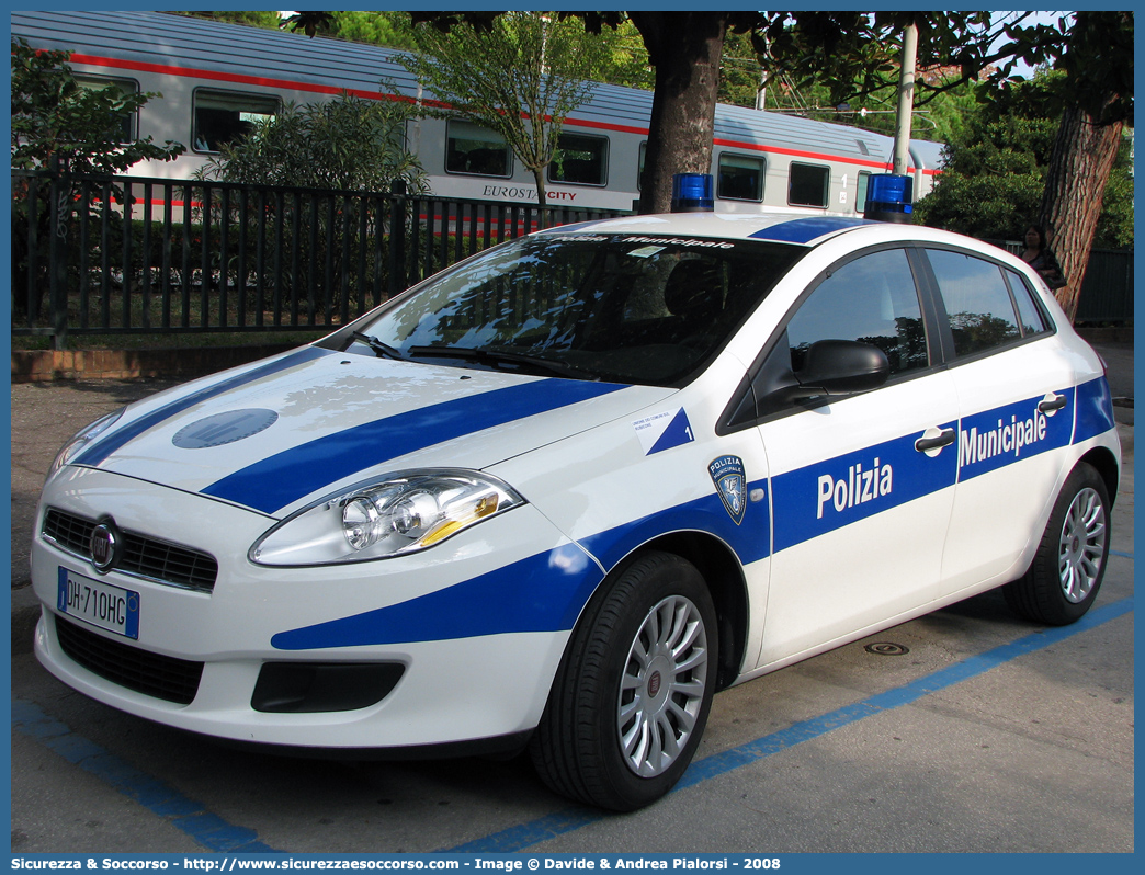 -
Polizia Municipale
Unione Comuni del Rubicone
Fiat Nuova Bravo
Allestitore Focaccia Group S.r.l.
Parole chiave: Polizia;Locale;Municipale;Rubicone;Fiat;Nuova Bravo;Focaccia