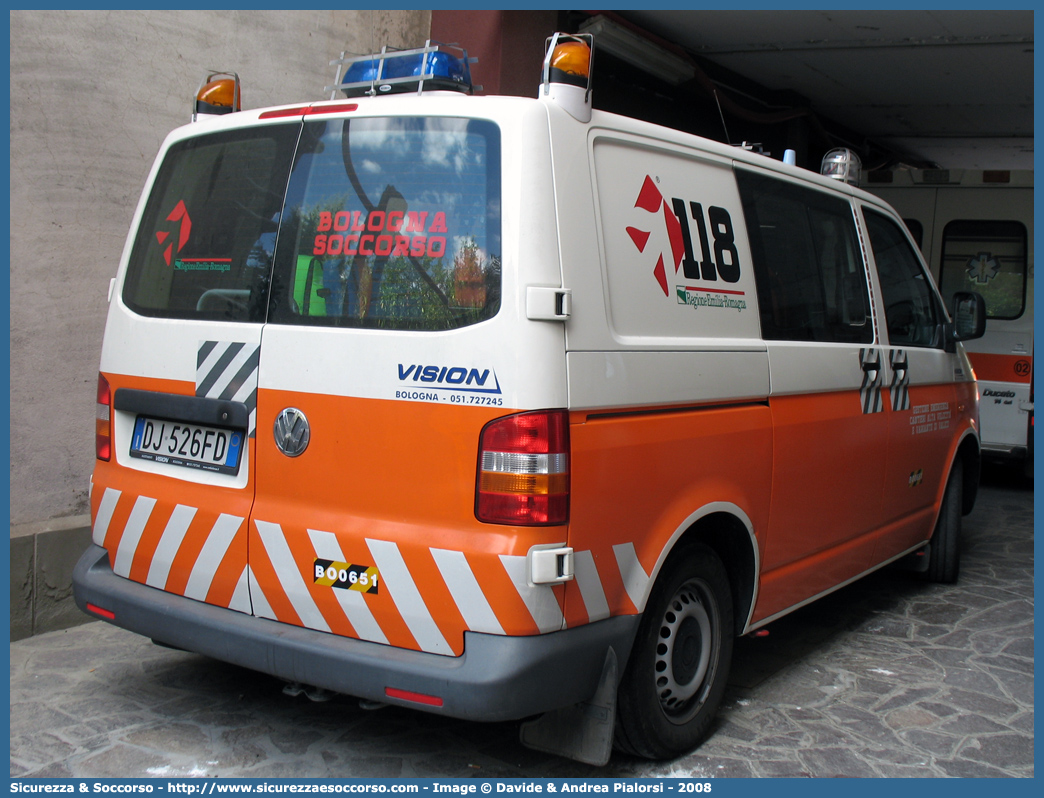 BO 0651
118 Bologna Soccorso
Volkswagen Transporter T5
Allestitore Vision S.r.l.
Parole chiave: 118;Bologna;Soccorso;Automedica;Auto Medica;Volkswagen;Transporter;T5;GECAV;Gestione;Emergenza;Cantieri;Alta Velocità;Variante di Valico118;Bologna;Soccorso;Ambulanza;Autoambulanza;Volkswagen;Transporter;T5;GECAV;Gestione;Emergenza;Cantieri;Alta Velocit