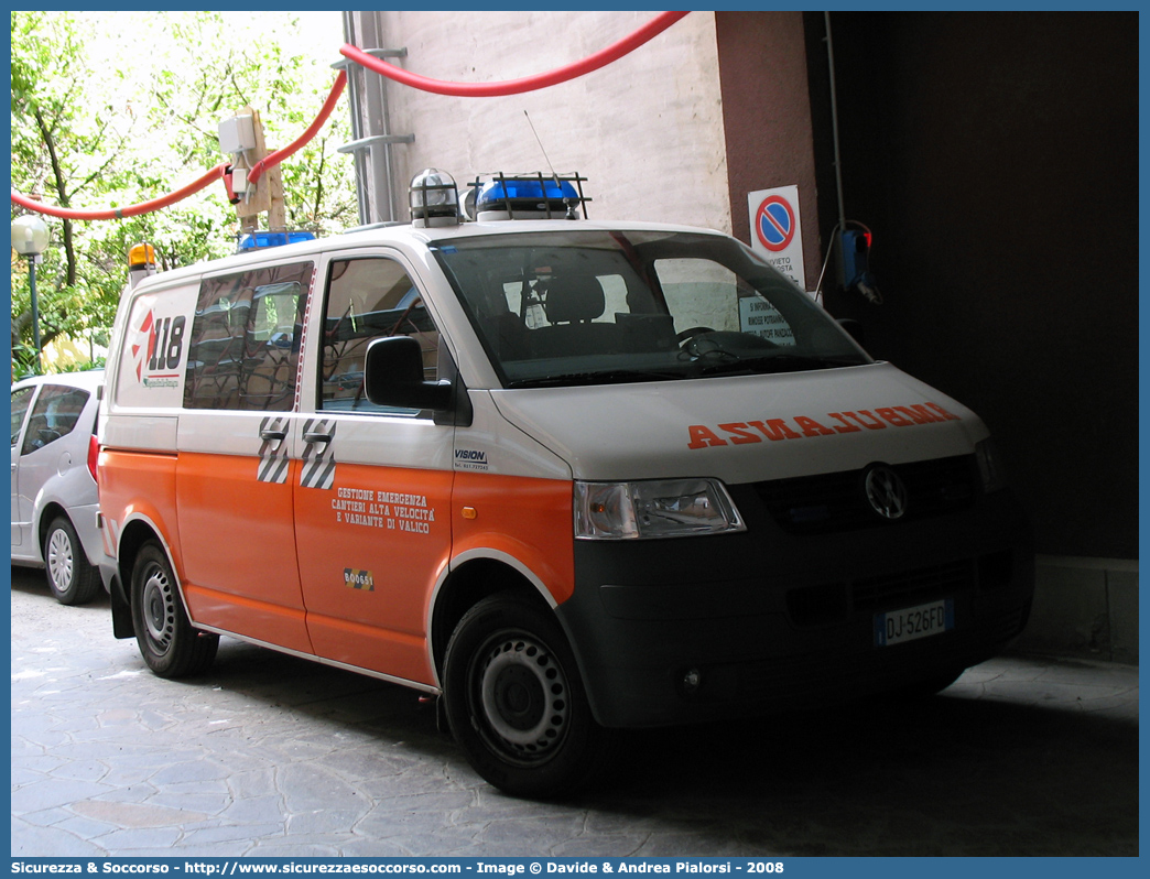 BO 0651
118 Bologna Soccorso
Volkswagen Transporter T5
Allestitore Vision S.r.l.
Parole chiave: 118;Bologna;Soccorso;Ambulanza;Autoambulanza;Volkswagen;Transporter;T5;GECAV;Gestione;Emergenza;Cantieri;Alta Velocità;Variante di Valico