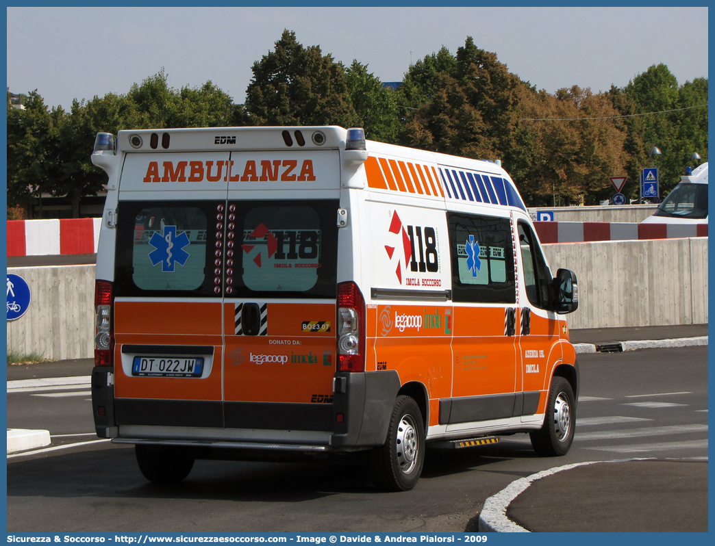 BO 2307
118 Imola Soccorso
Fiat Ducato III serie
Allestitore EDM S.r.l.
Parole chiave: 118;Imola;Soccorso;Ambulanza;Fiat;Ducato;EDM