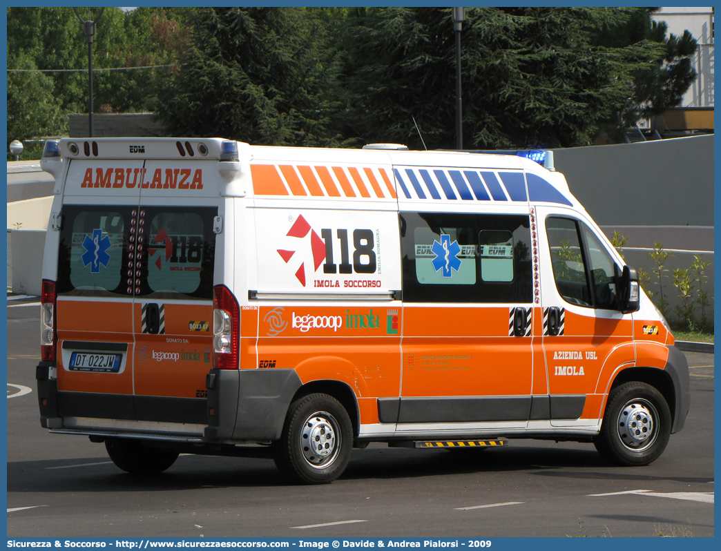 BO 2307
118 Imola Soccorso
Fiat Ducato III serie
Allestitore EDM S.r.l.
Parole chiave: 118;Imola;Soccorso;Ambulanza;Fiat;Ducato;EDM