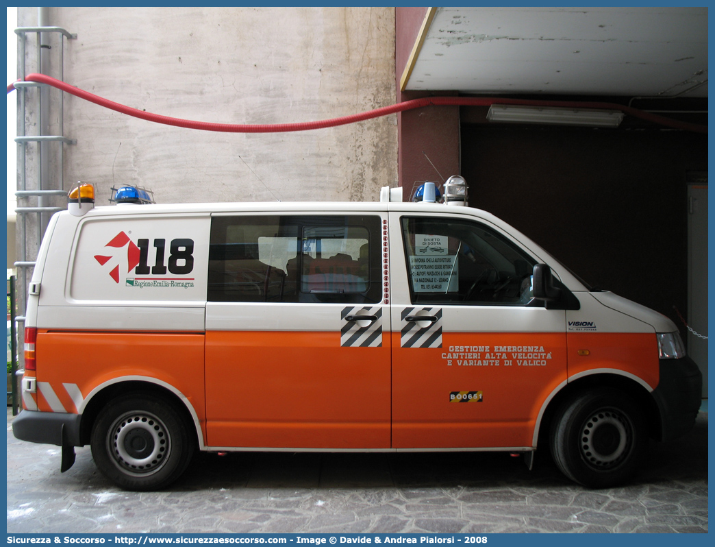 BO 0651
118 Bologna Soccorso
Volkswagen Transporter T5
Allestitore Vision S.r.l.
Parole chiave: 118;Bologna;Soccorso;Ambulanza;Autoambulanza;Volkswagen;Transporter;T5;GECAV;Gestione;Emergenza;Cantieri;Alta Velocità;Variante di Valico